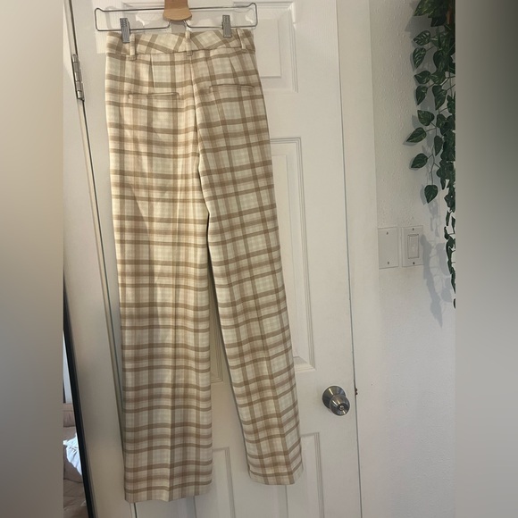 EUC Aritzia The Effortless Pant, light plaid, size 2 - Picture 3 of 5